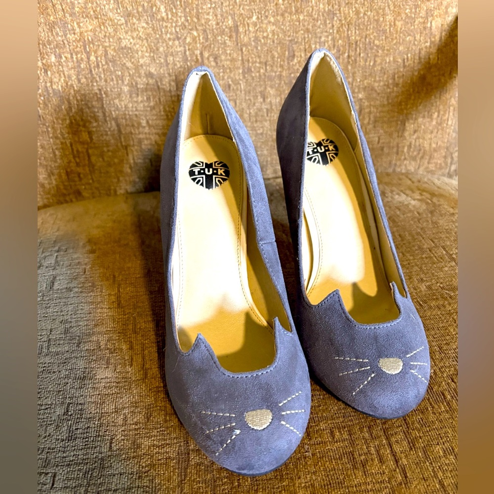 T.U.K Sophistakitty Grey Suede Cat Ear Kitten Heels Size 9